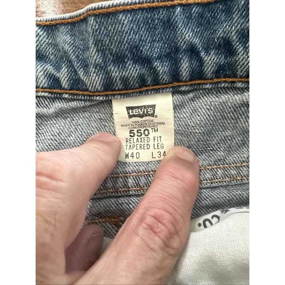 Vintage Levi's 550 Relaxed Fit Tapered Leg Jeans 40x34 Medium Wash Denim Mens
